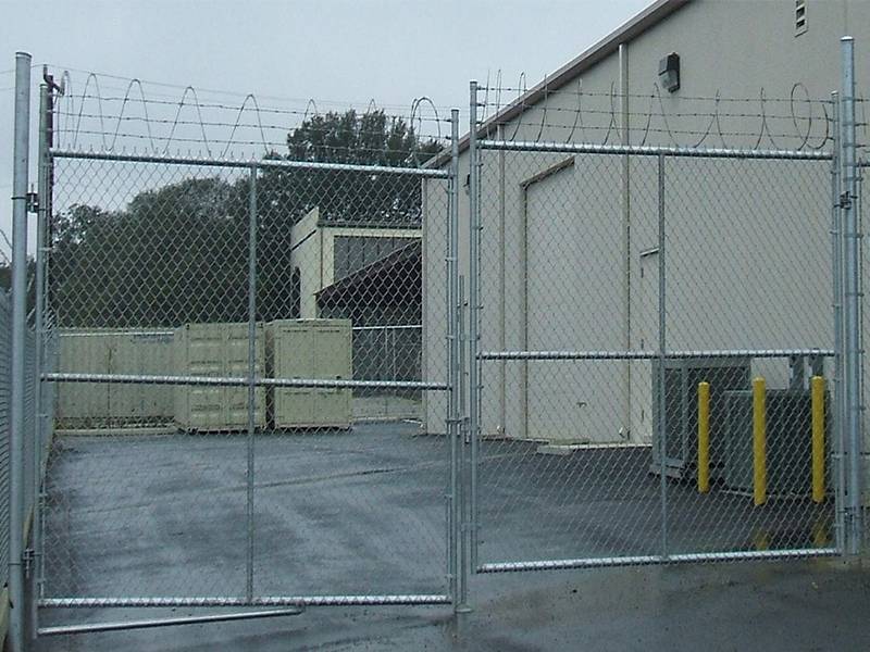 Industrial chain link enclosure